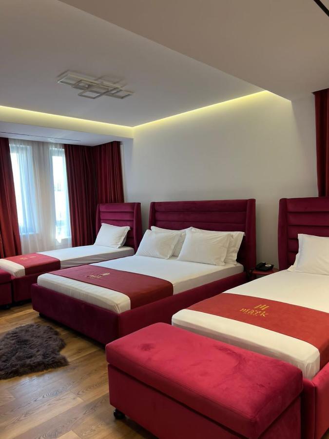 Mark Hotel Tirana Bërxull Esterno foto